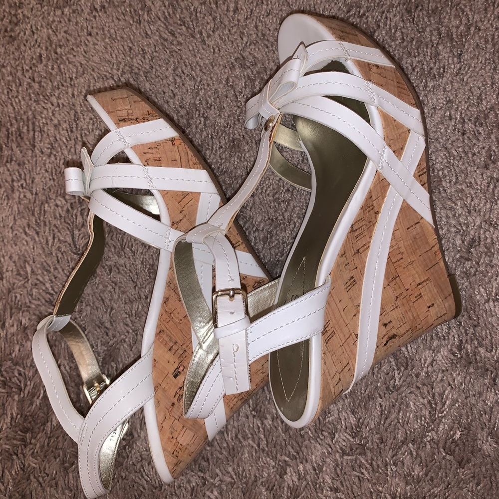 Guess White Wedges